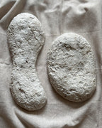 Soft Weight – abstract tweeluik in reliëf (gelaagd en aards wandobject)