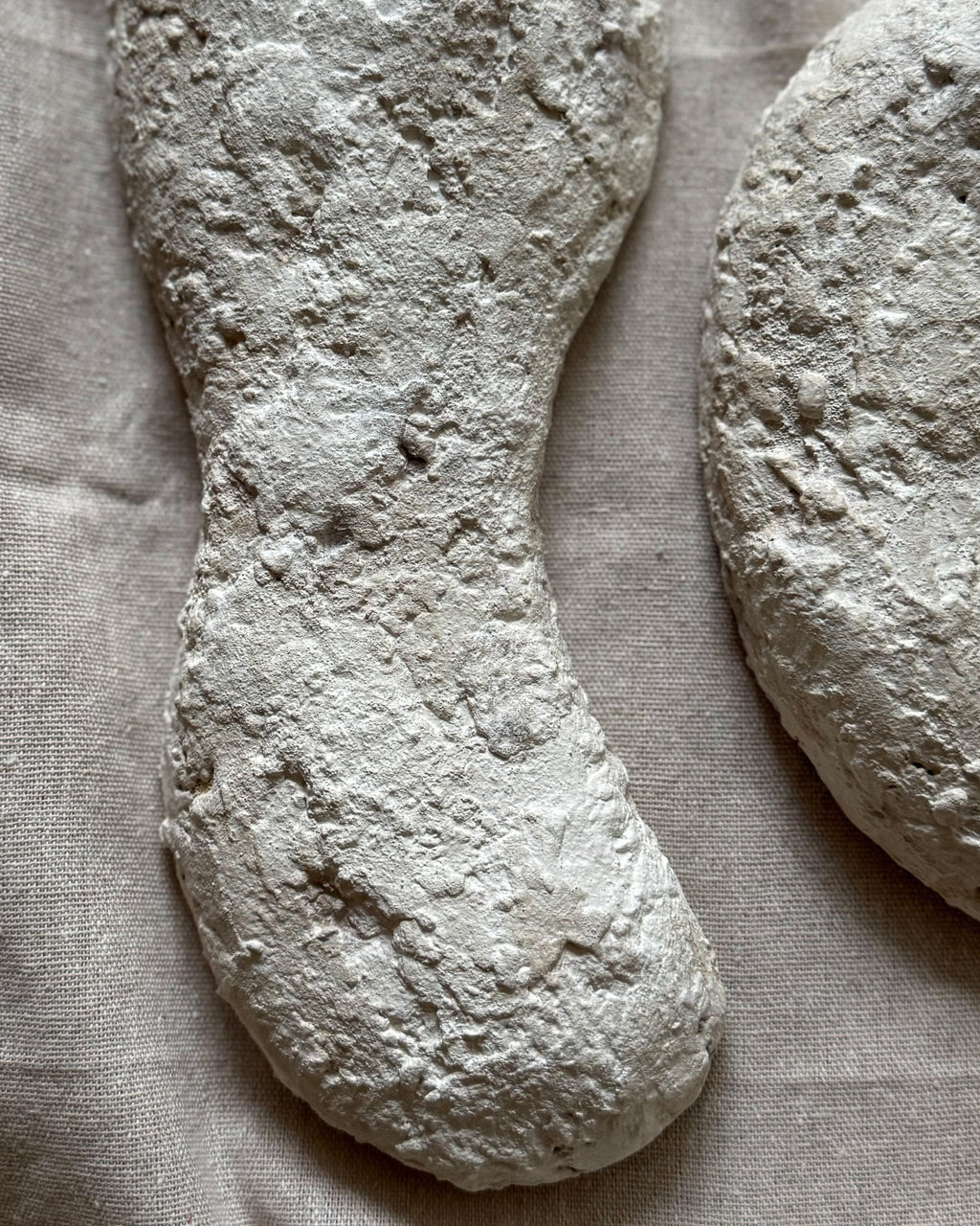 Soft Weight – abstract tweeluik in reliëf (gelaagd en aards wandobject)